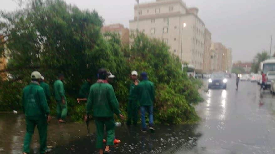 16 بلدية فرعية لرفع آثار الأمطار في جدة 