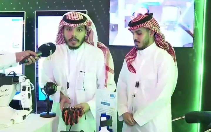 روبوت سعودي لترجمة الكلام إلى لغة إشارة
