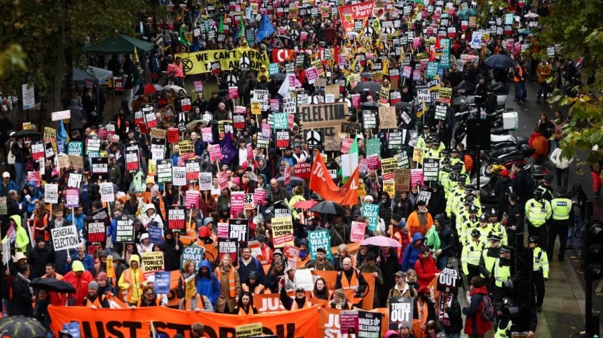 الآلاف يتظاهرون في لندن 