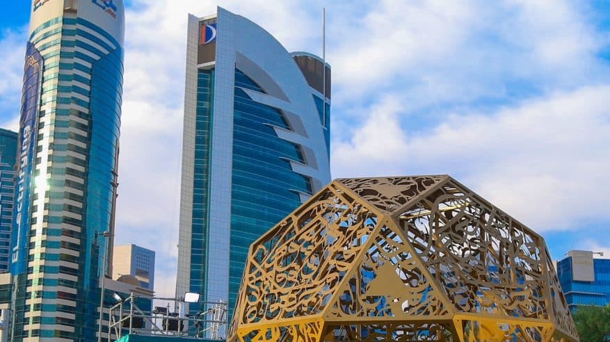 وزير الرياضة يزور البيت السعودي بالدوحة