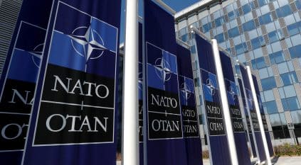 باحث فرنسي: التاريخ يبرهن أن الناتو الآن في خطر كبير