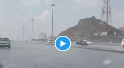 بداية قوية للحالة الجوية.. أمطار غزيرة وجريان السيول في مكة
