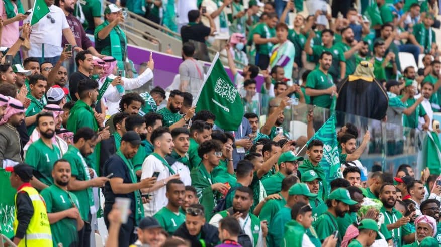 أهازيج جماهير الأخضر: العب يا سعودي وحقق كل أمانينا