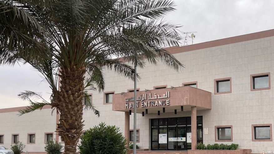 إنقاذ حياة ثلاثيني تعرض لعضة جمل في رقبته