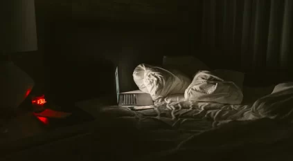 النوم على البطن خطير جدًا