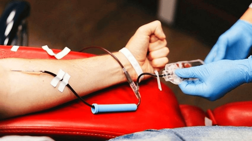 نقل دم مصنوع في المختبر للبشر