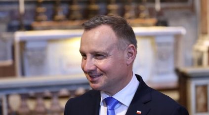 رئيس بولندا يقع في الفخ ويعترف بسر ثمين 