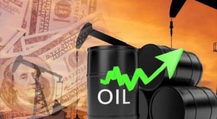 ارتفاع النفط 4% وهبوط لـ الدولار