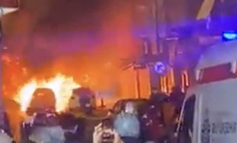 انفجار جديد واشتعال سيارتين بحي الفاتح في تركيا
