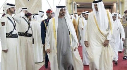 أمير قطر يستقبل رئيس الإمارات