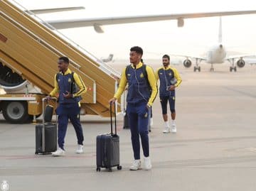 لقطات لوصول نجوم النصر إلى الرياض