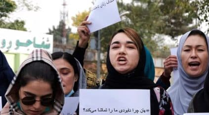 تحالف النساء الأفغانيات يطالب السفارات بمغادرة كابل