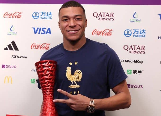 مبابي الأفضل في مواجهة فرنسا وبولندا بدور الـ16