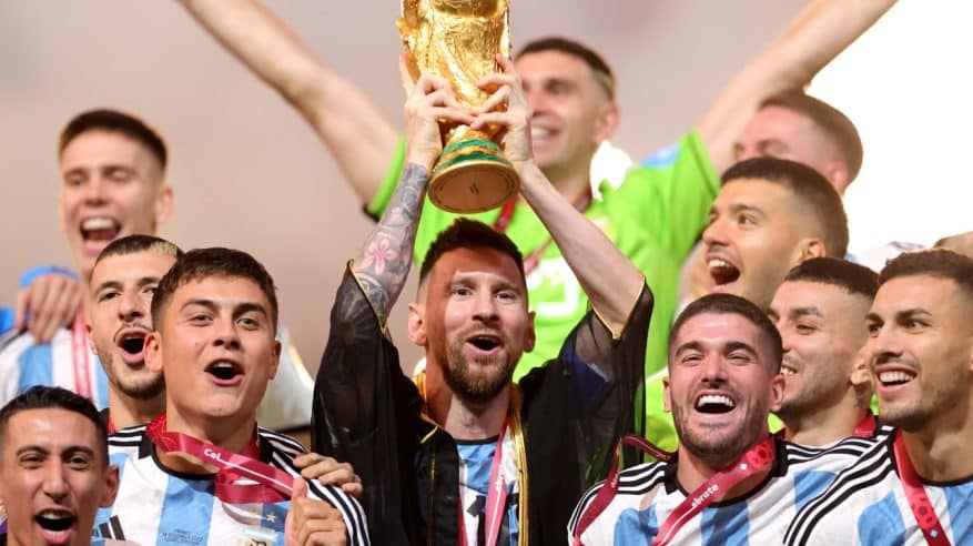 ميسي ورفاقه يتوجون بكأس العالم 2022