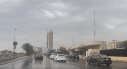 أمطار وزخات خفيفة من البرد على الرياض أول أيام المربعانية