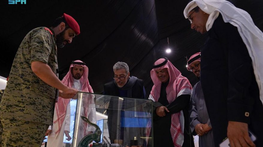 الجوازات تشارك في مهرجان الملك عبدالعزيز للإبل