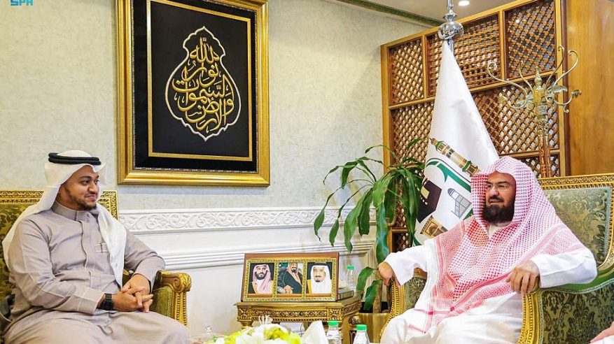 السديس يطلع على الخطة الإعلامية لشهر رمضان