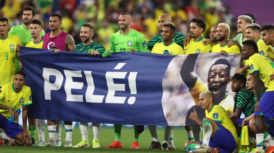 نجوم البرازيل يدعمون بيليه بعد تدهور صحته