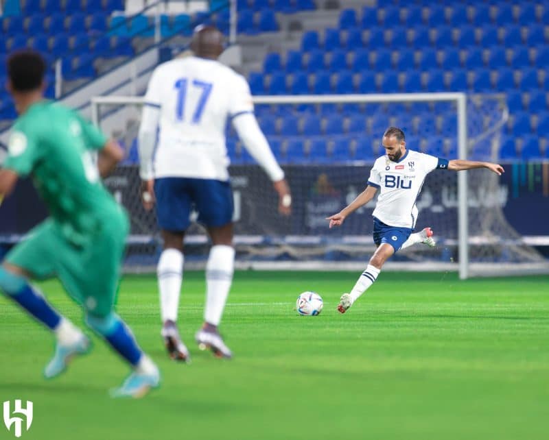 عبدالله عطيف - الهلال والشعلة