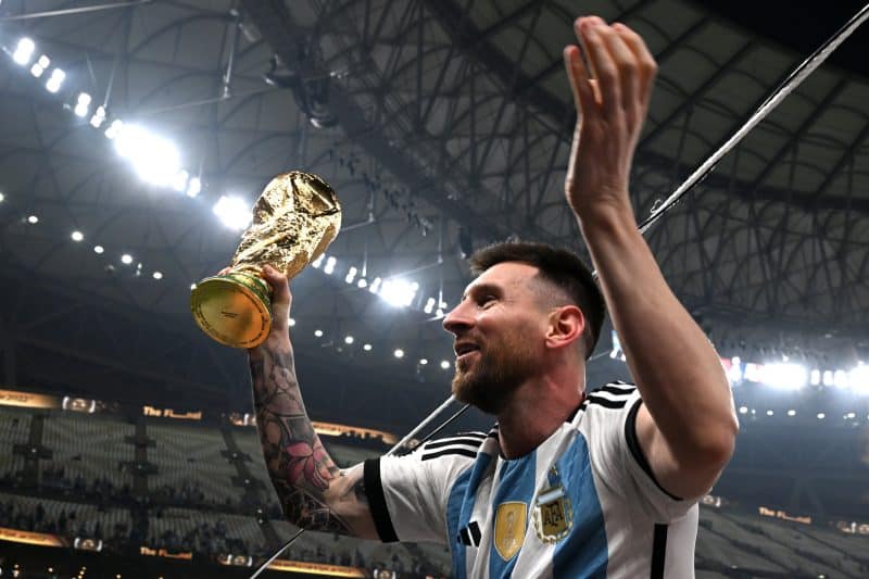 ليونيل ميسي بطل كأس العالم مع الأرجنتين