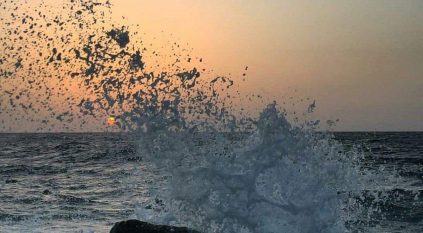 رياح شديدة وارتفاع الأمواج بسواحل جازان
