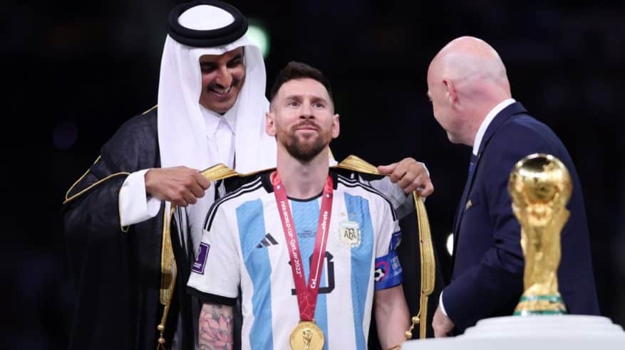 عرض خيالي لشراء بشت ميسي القطري