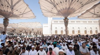 أكثر من ربع مليون مصلٍ في المسجد النبوي اليوم