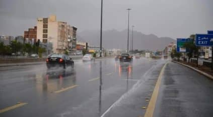 توقعات بهطول أمطار رعدية على عسير والمدينة المنورة