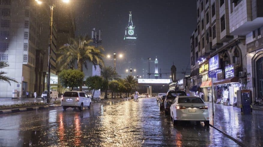 الأرصاد ترفع درجة التنبيه إلى تحذير في منطقة مكة المكرمة