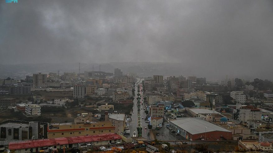 استمرار هطول الأمطار الغزيرة على 3 مناطق