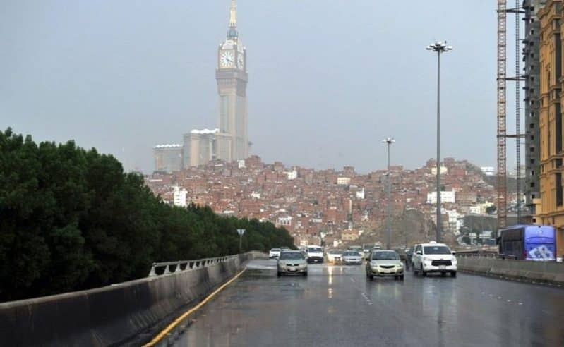 توقعات بأمطار رعدية ورياح نشطة خلال أيام الاحتفال باليوم الوطني