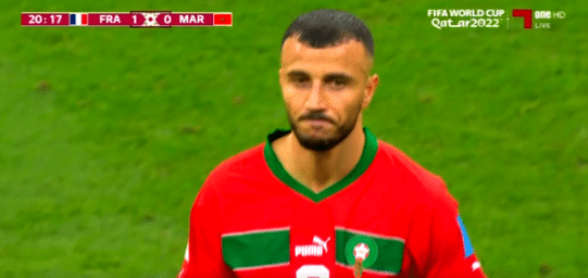 رومان سايس يغادر مباراة فرنسا ضد المغرب للإصابة