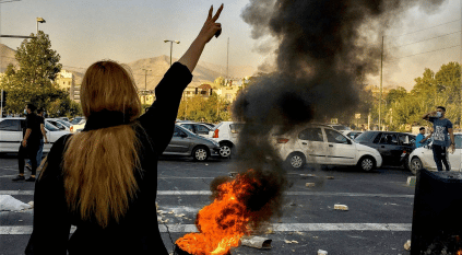 إضراب المحتجين في إيران لليوم الثاني