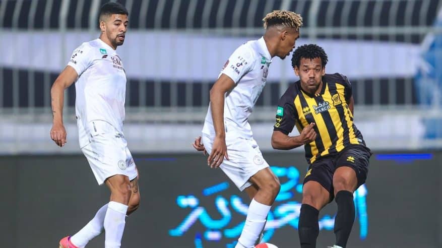 الشباب يبحث عن فوز غائب ضد الاتحاد في الرياض