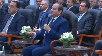 السيسي لوزيرة مصرية: متخافيش تاني يا دكتورة هالة