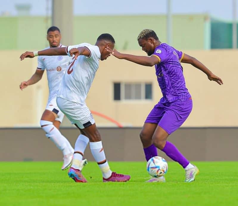 الشباب ضد الطائي بدوري الرديف
