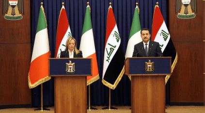 العراق يخطئ في علم إيطاليا بأعلام أيرلندا