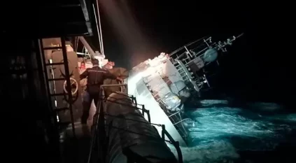 اللحظات الأولى لغرق سفينة البحرية التايلاندية