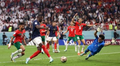 المغرب تحتج على حكم مباراة فرنسا رسميًا