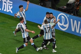 الأرجنتين تضرب موعدًا مع هولندا في ربع نهائي المونديال