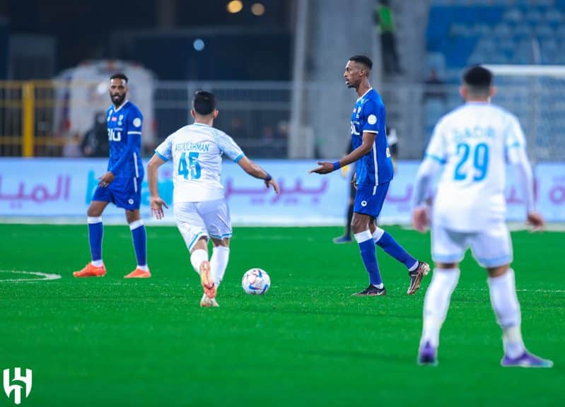 الهلال ضد الباطن