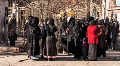 المرأة الأفغانية تقاوم قرار طالبان بالدموع والاحتجاجات 