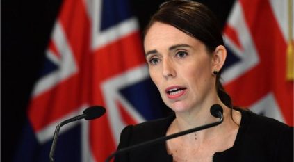 رئيسة وزراء نيوزيلندا تشتم وزيرًا على الهواء