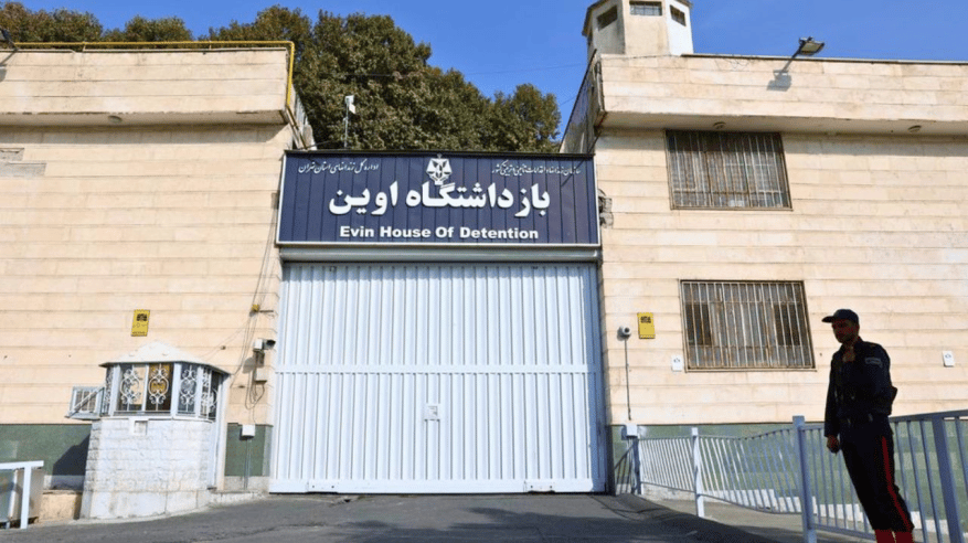 إيران تنقل معتقلين سياسيين من السجون لأماكن مجهولة