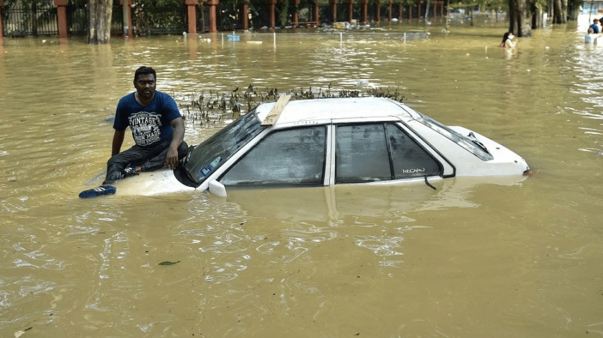 فيضانات مباغتة تقتل 9 أشخاص بجنوب إفريقيا