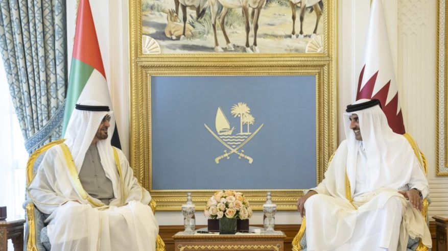 محمد بن زايد في قطر لبحث العلاقات الثنائية