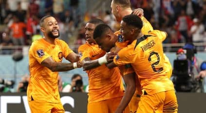 هولندا أول المتأهلين لدور الـ8 بكأس العالم 2022