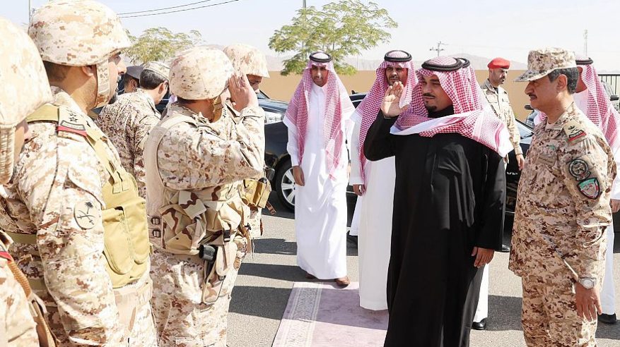 نائب أمير نجران يتفقد وحدات وآليات لواء الملك عبدالعزيز الآلي