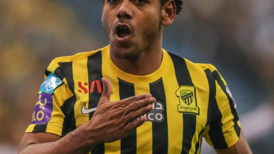 الاتحاد يضع قدمًا في نهائي السوبر بثنائية في النصر بالشوط الأول