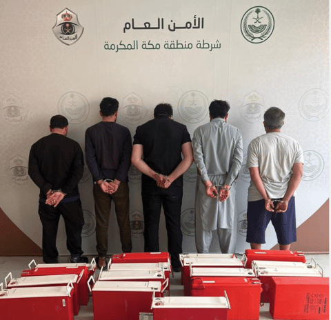 5 مقيمين في قبضة الأمن لسرقتهم بطاريات شحن أبراج الاتصالات